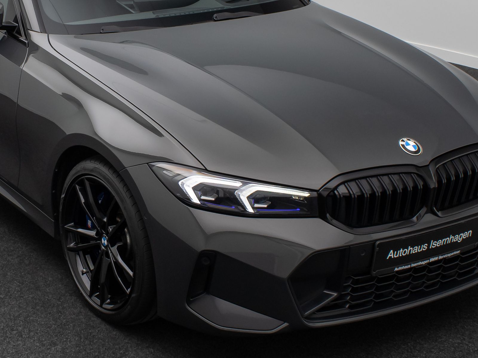 Fahrzeugabbildung BMW 330d xD M Sport Individual Kamera DAB HUD 19Zoll