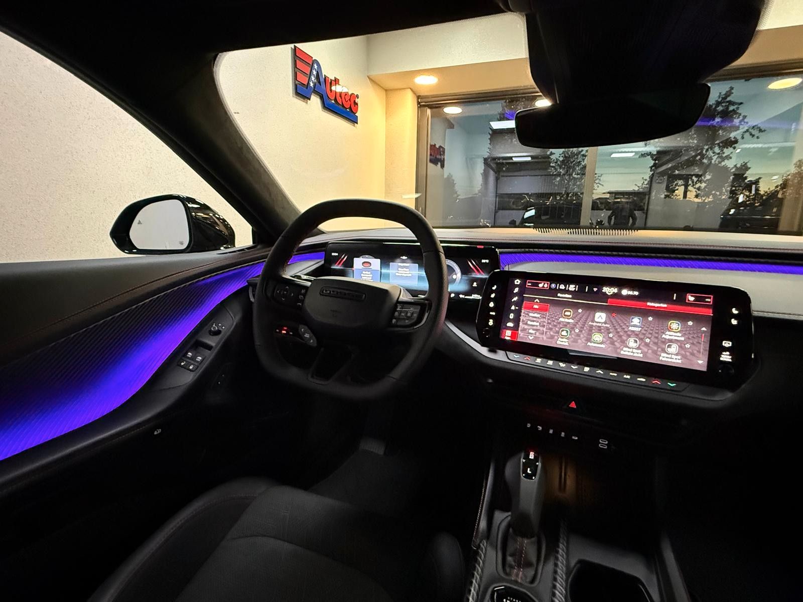 Fahrzeugabbildung Dodge CHARGER 4DR -LAUNCH EDITION-SIXPACK-CARBON-AWD