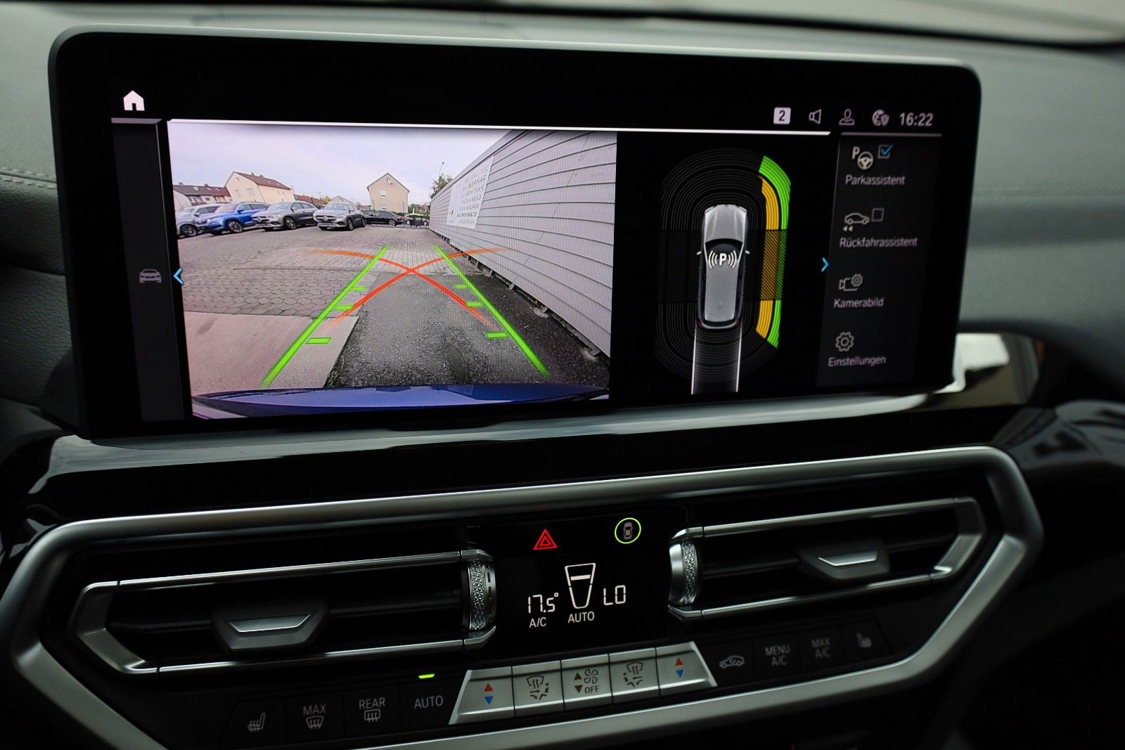 Fahrzeugabbildung BMW iX3 Inspiring,M Sport,Navi,SH,Kamera,ACC,Panoram