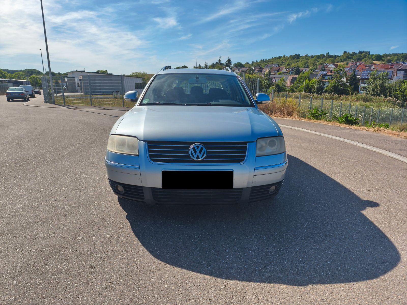 Volkswagen Passat 2004 — rear view