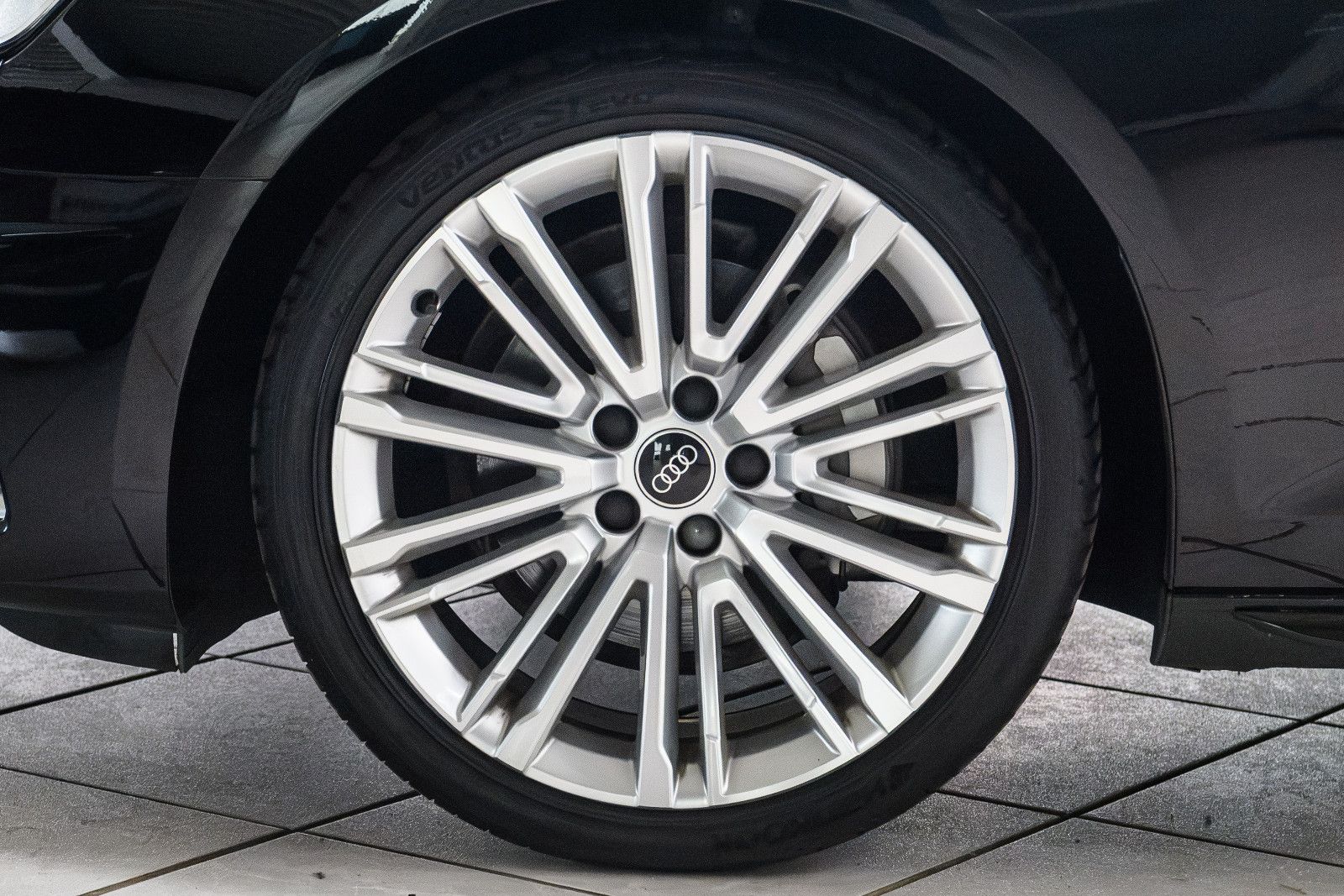 Fahrzeugabbildung Audi A4 Avant 40 TDI quattro advanced + Kamera +
