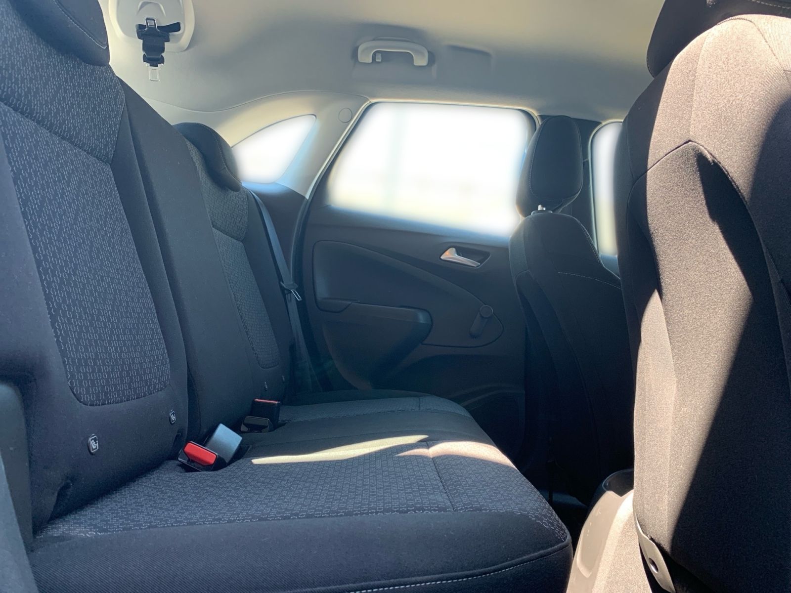 Fahrzeugabbildung Opel Crossland X 1.2 Selection S/S Parkpilot