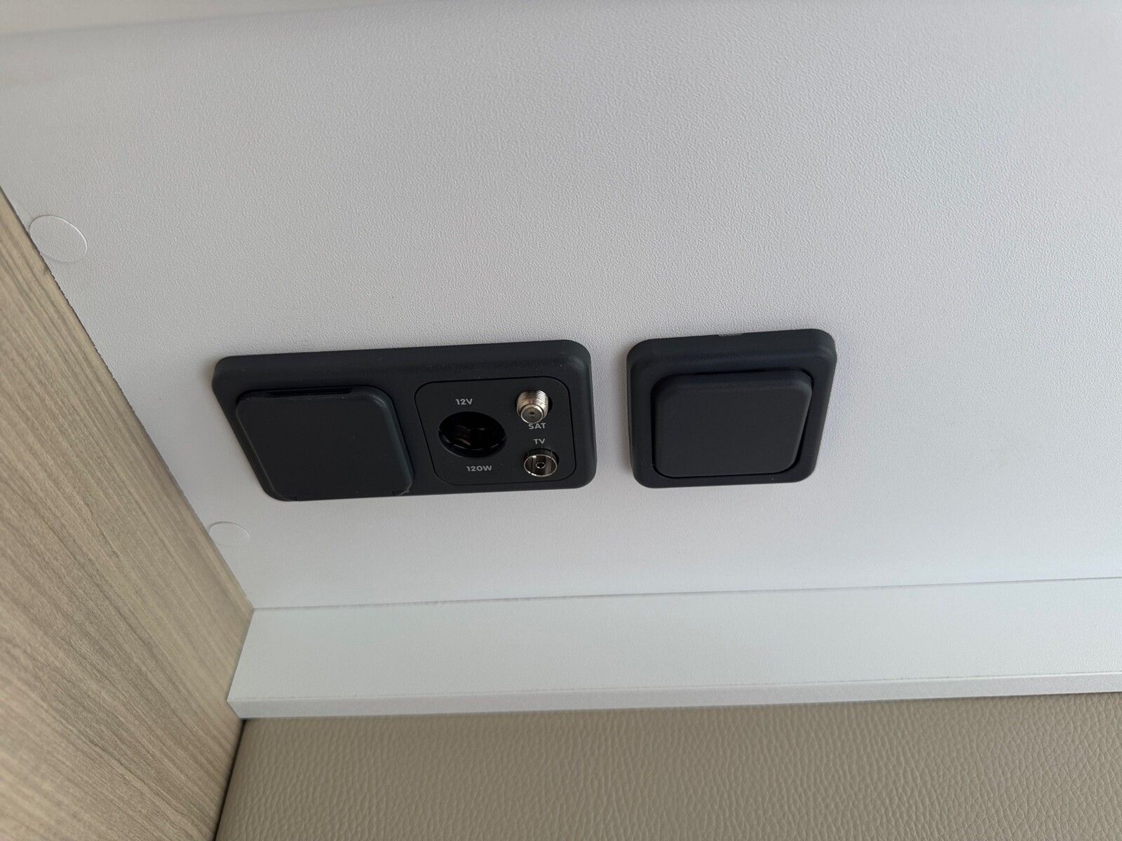 Fahrzeugabbildung Forster Livin Up FV599EBL 4530 Sondernachlass