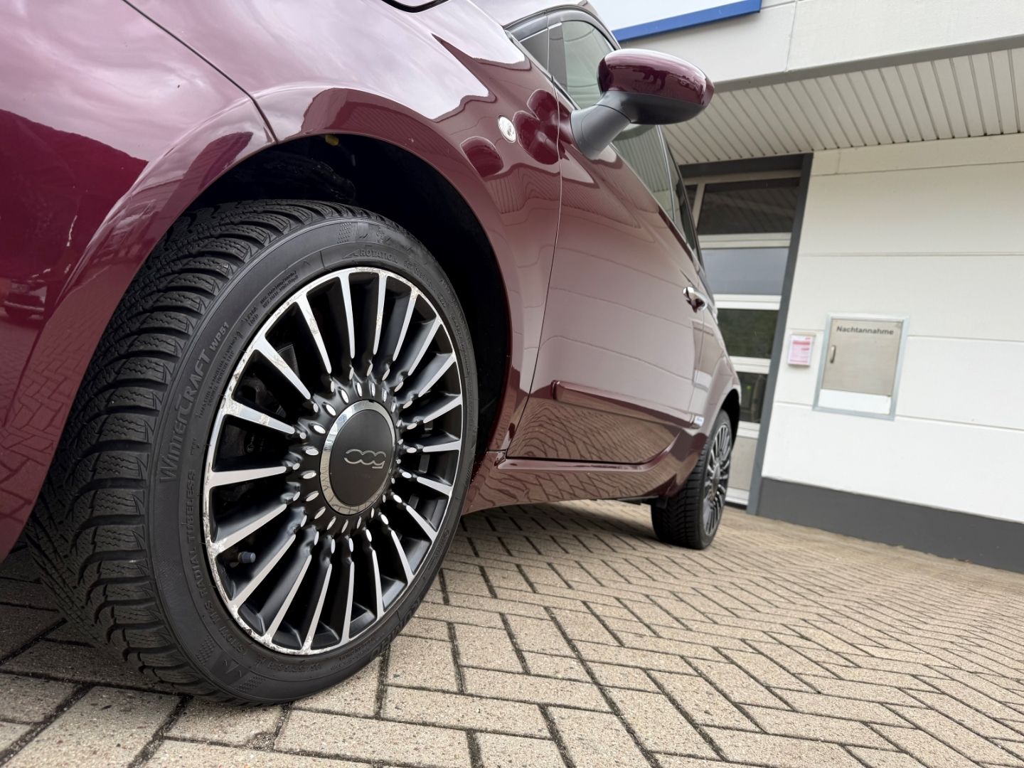 Fahrzeugabbildung Fiat 500 Lounge Pano CarPlay Temp PDC ALU BT Berganfa