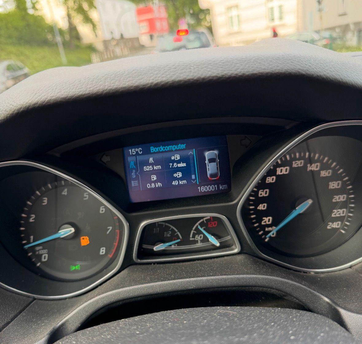 Ford Focus 2014 — photo 8