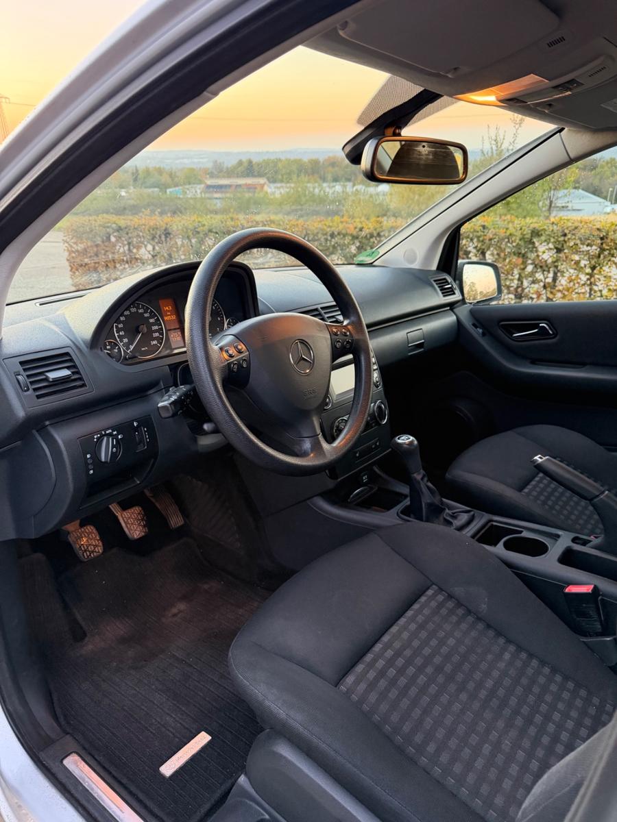 Mercedes-Benz A160 2011 — photo 6