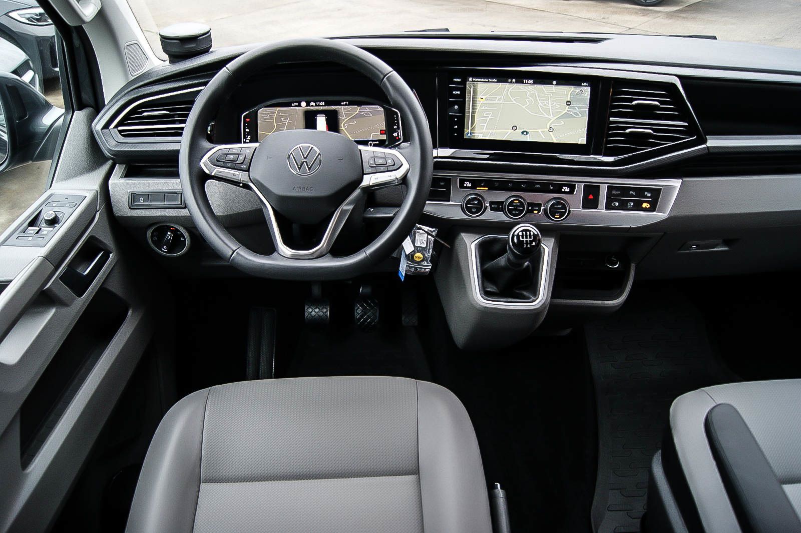 Fahrzeugabbildung Volkswagen T6.1 Caravelle 20TDI NEUWERTIG GARANTIE bis 2028