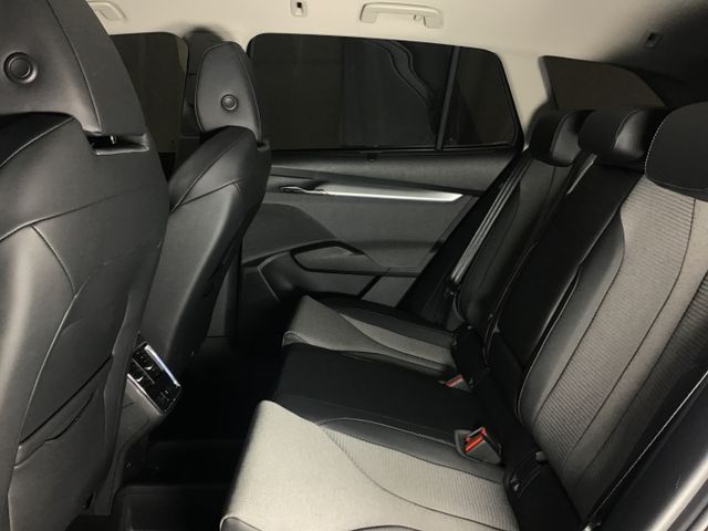 Fahrzeugabbildung Skoda Enyaq 60 Wärmepumpe/Navi/SHZ/Kamera/ACC/Keyless