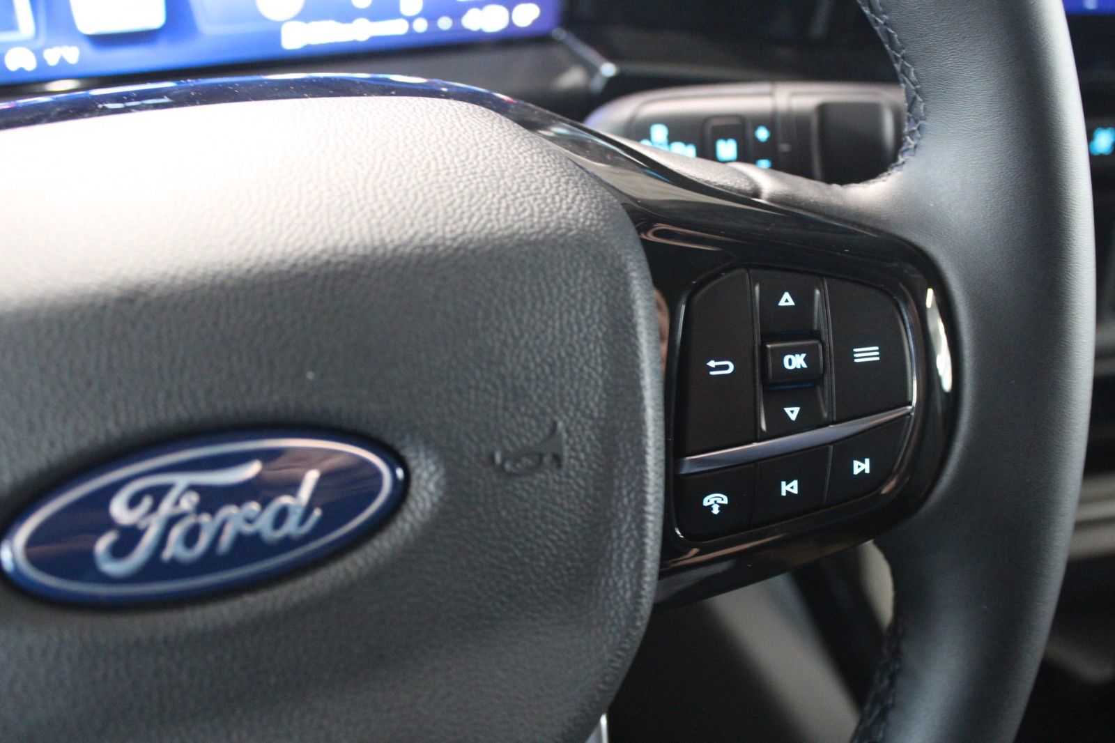 Fahrzeugabbildung Ford NUGGET L1 Titanium MARKISE + Aufstelldach SOFORT