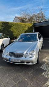 Mercedes-Benz Mercedes E500 Limousine, gepflegt, 1. Hand... - Mercedes-Benz E 500 in Wuppertal