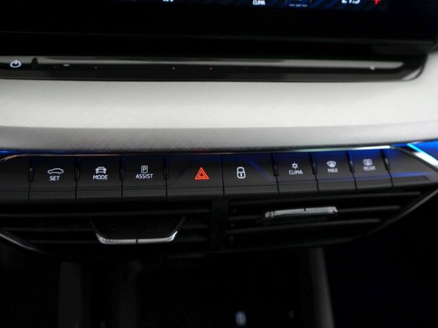 Octavia COMBI TOUR TDI DSG+AHK+KLIMA+NAVI+LED-SC