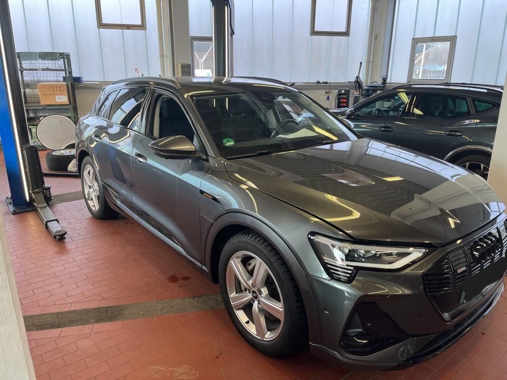 Image of Audi e-tron