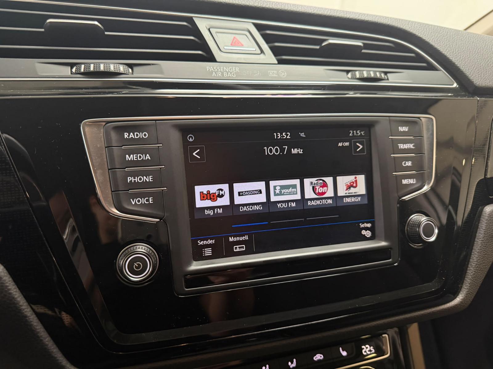 Volkswagen Touran *R-line*7Sitzer*ACC*AHK*R.Kam*