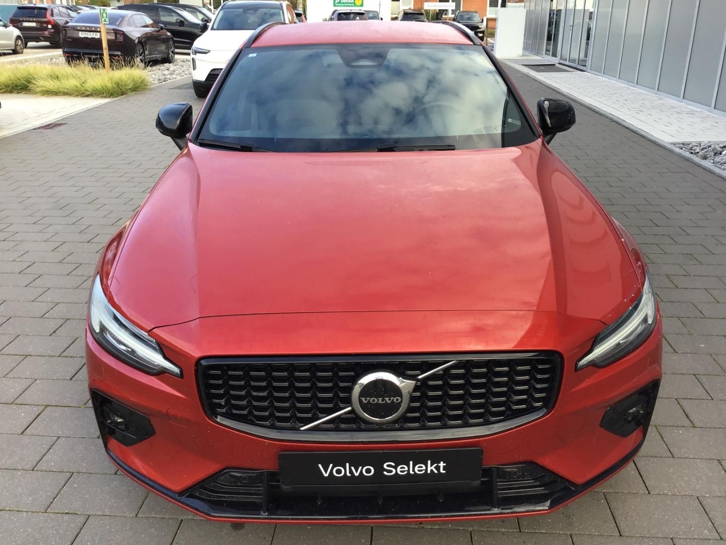 Volvo V60 B4 Plus Dark H&K / Frontscheibenheizung