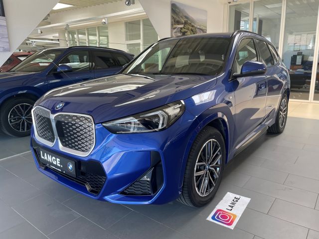 BMW iX1 xDrive 30e M Sport