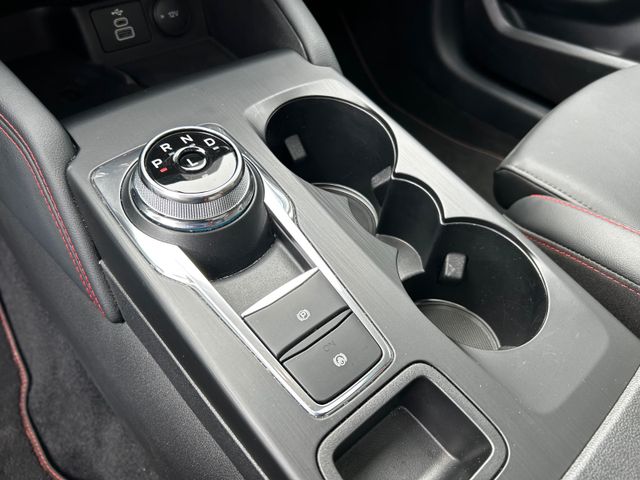 Kuga Hybrid ST-Line X *AWD*PANO*360°*MatrixLED*