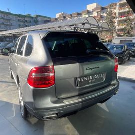 Porsche Cayenne - 4