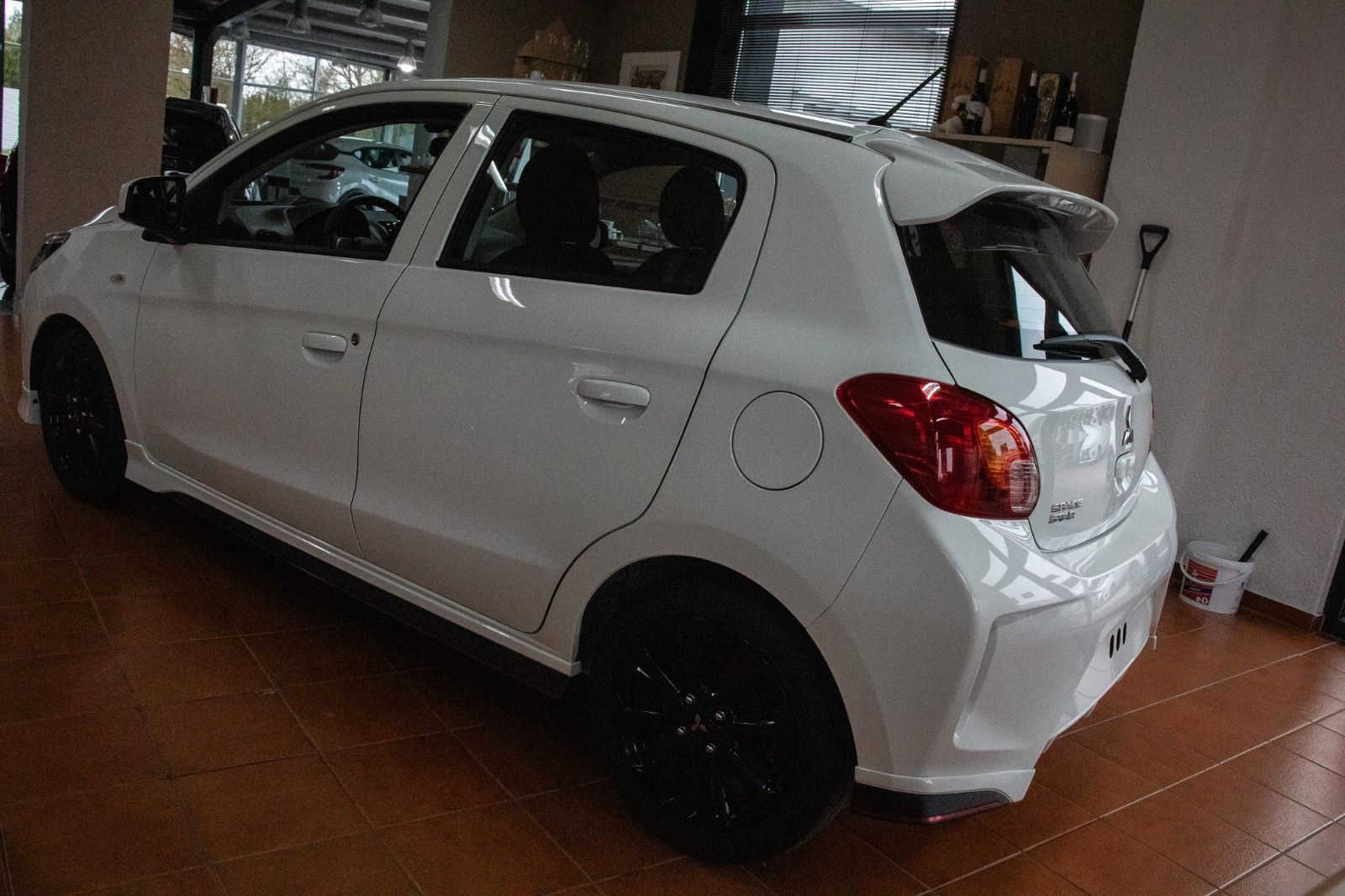 Fahrzeugabbildung Mitsubishi Space Star 1.2 Select Zeisberg Corse Edition