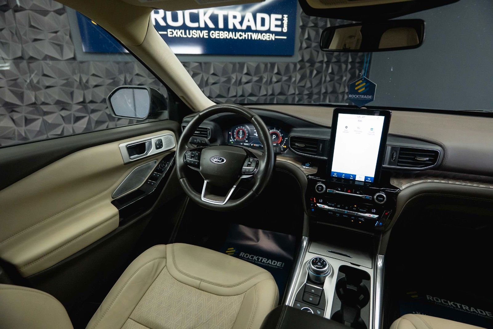 Fahrzeugabbildung Ford Explorer PLATINUM 3.0 V6 TwinTurbo 4x4 *360*ACC*