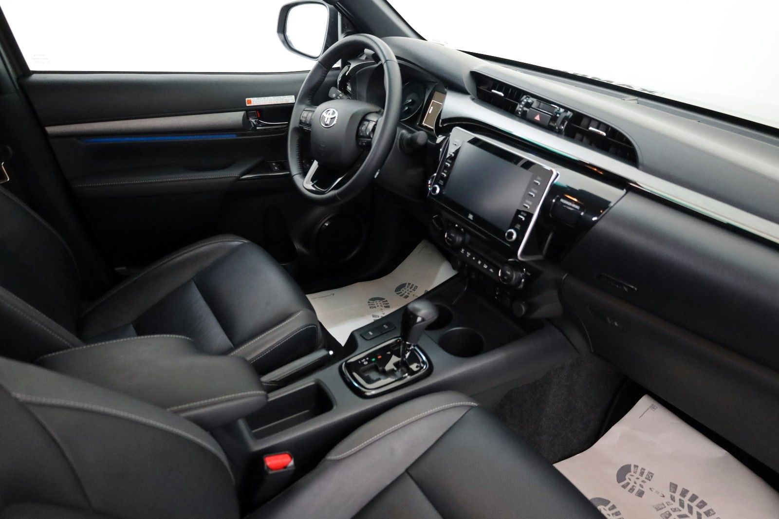 Fahrzeugabbildung Toyota Hilux 2.8 D-4D Invincible,DOKA,ACC,WERKSGARANTIE