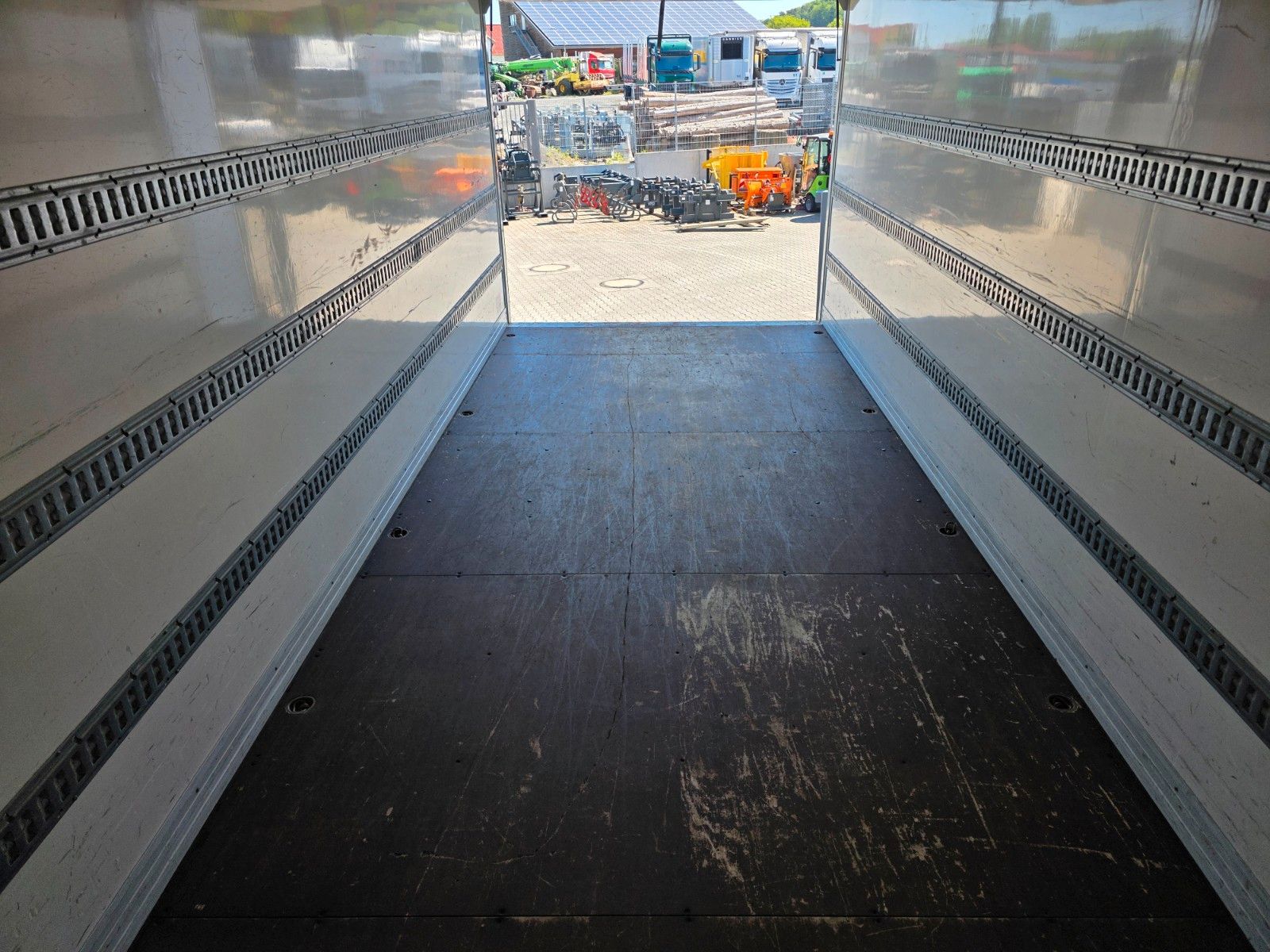 Fahrzeugabbildung Iveco Eurocargo 120E25 LBW 1.500kg Klima Standheizung