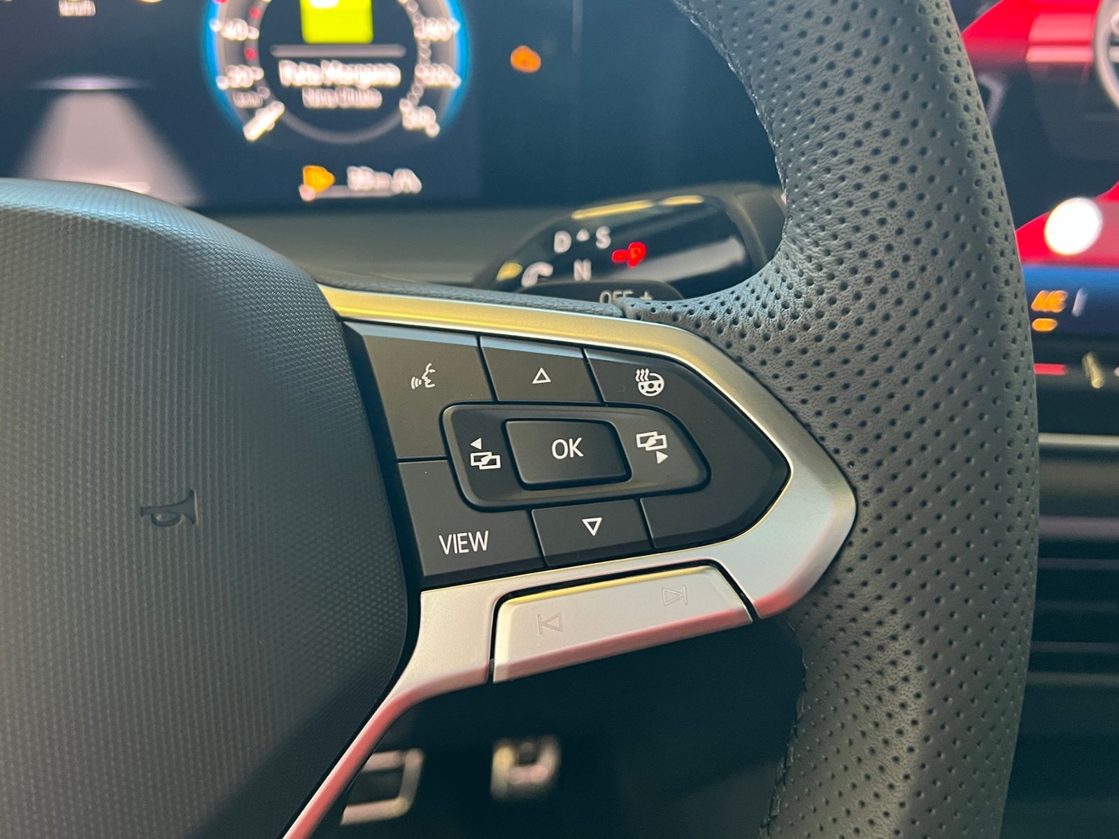 Fahrzeugabbildung Volkswagen Tayron R-Line 2.0 TDI DSG 4MOTION *AHK,Navi,Stan
