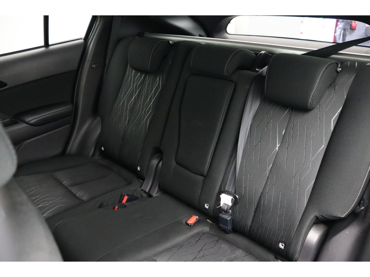 Fahrzeugabbildung Mitsubishi Eclipse Cross Intro Edition 2WD ACC Totwinkelass