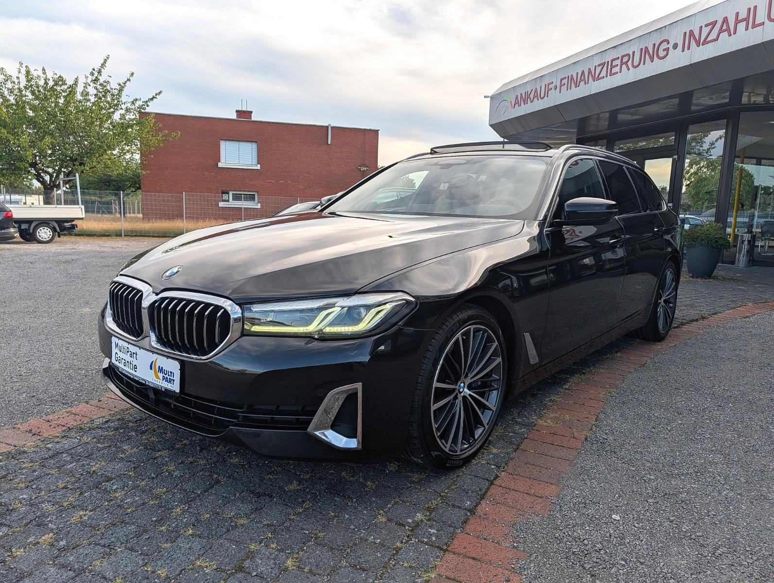 BMW 530 d Touring xDrive Luxury Line Voll!