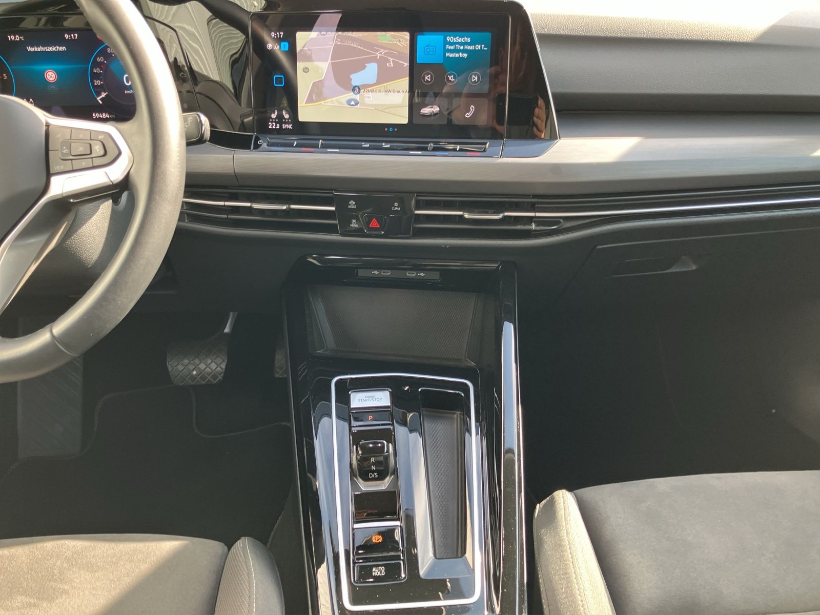 Fahrzeugabbildung Volkswagen Golf VIII Variant TDI Style DSG LEDplus Navi AID