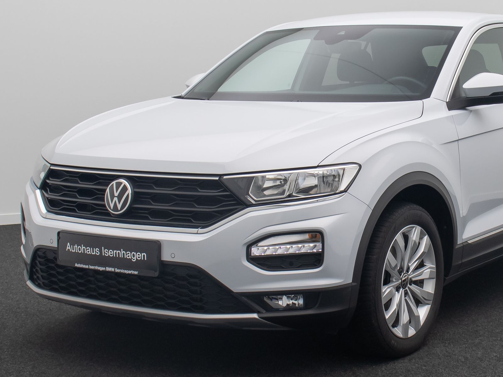 Fahrzeugabbildung Volkswagen T-Roc Sport ACC PDC HIFI Alarm FahrAssist DAB WR