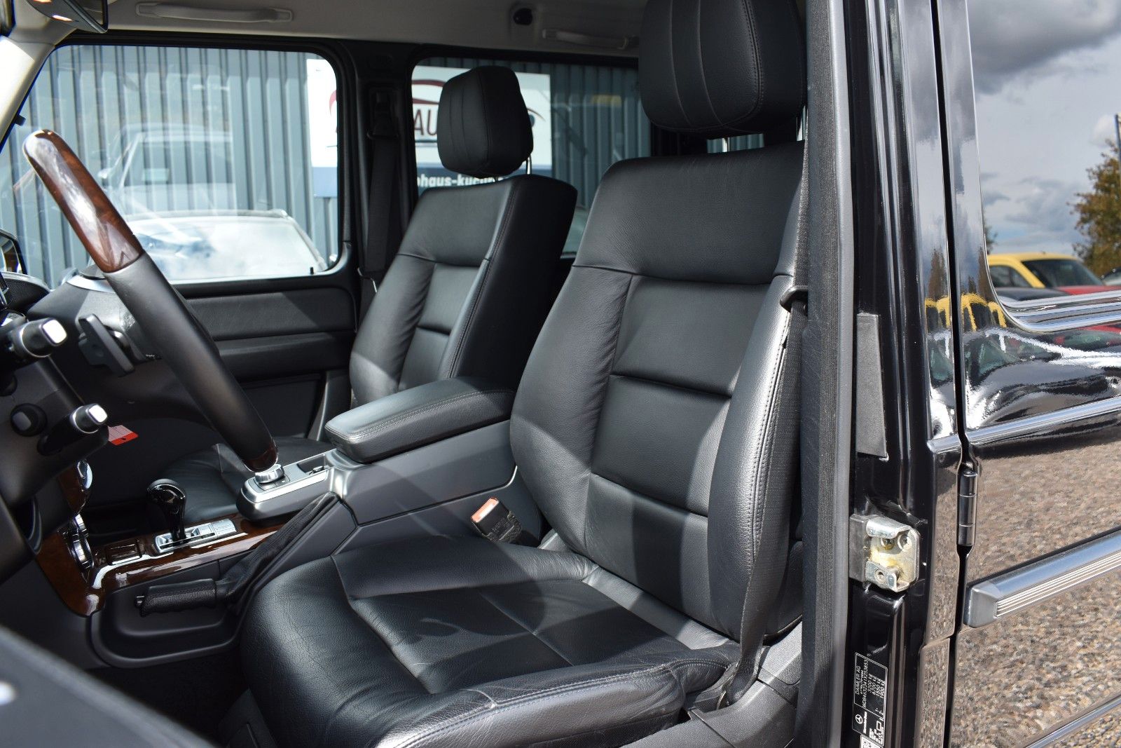 Fahrzeugabbildung Mercedes-Benz G 500 V8 1.HAND/AHK/SD/LEDER/KAMERA/TOTWINKEL