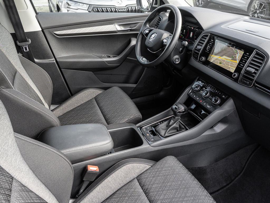 Skoda Karoq 2022 г. Серебристый, пробег 53554 км