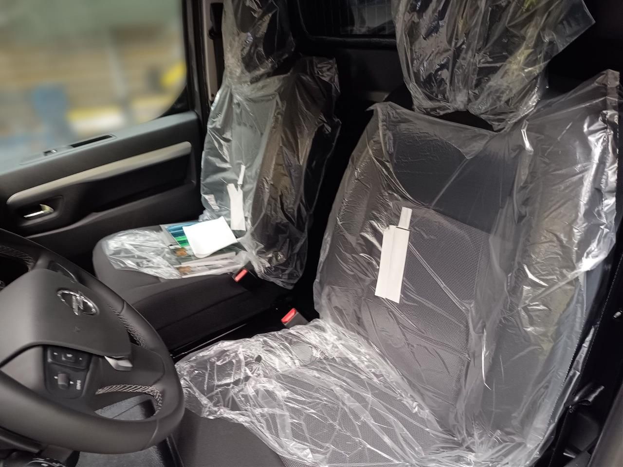Fahrzeugabbildung Opel Vivaro2.0 Diesel M Cargo AT