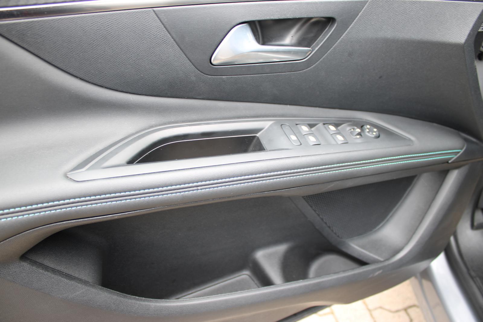 Peugeot 3008 136 MHEV Allure Pack, eDCS6, NAVI,KAMERA