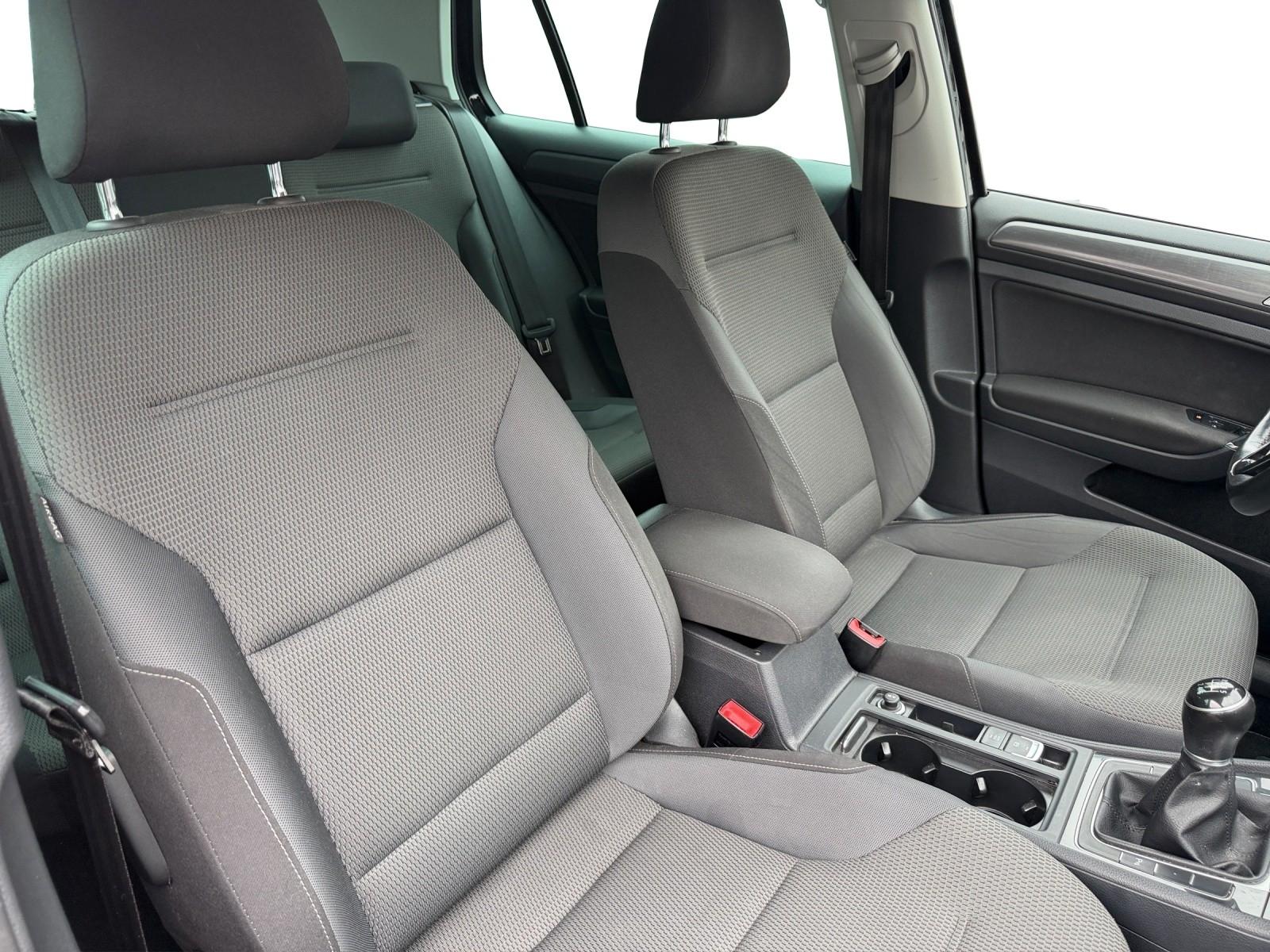 Volkswagen Golf VII Lim+Kamera+Carplay+AHK+