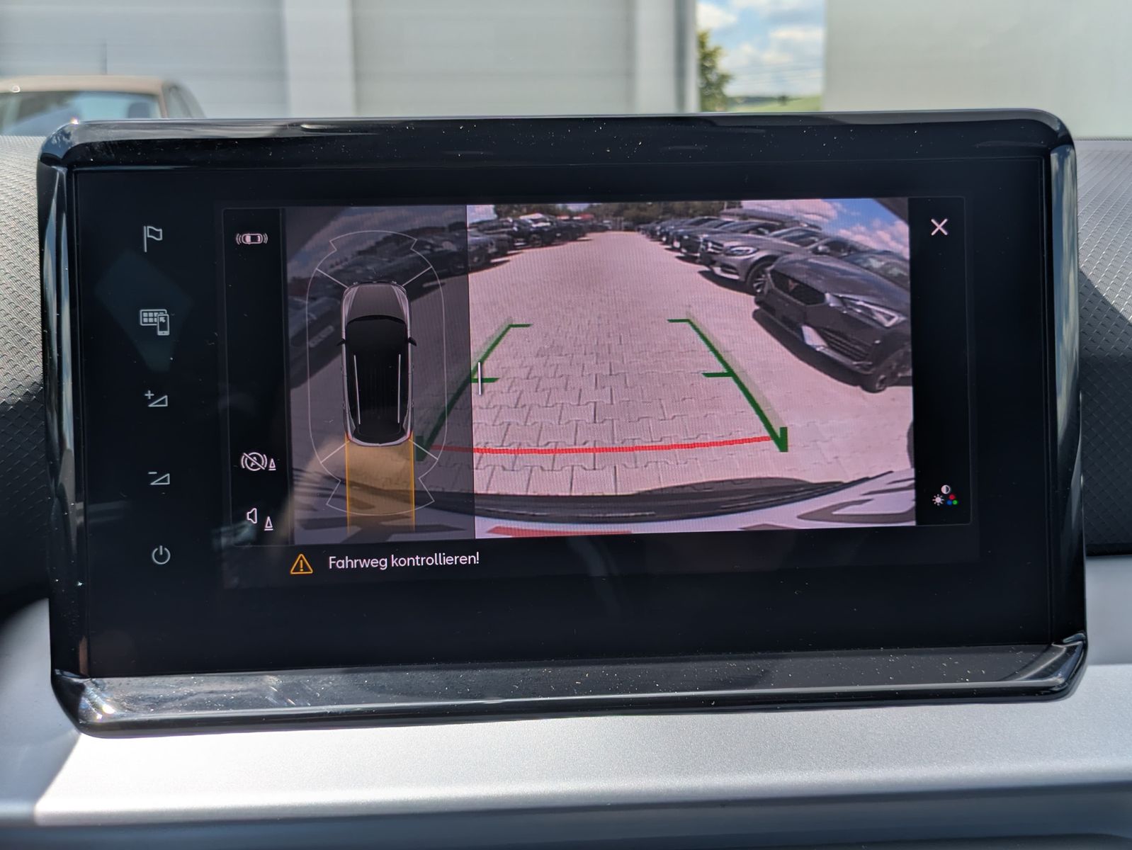 Fahrzeugabbildung SEAT Arona 1.5 TSI FR DSG AHK*ACC*LED*APP*DAB*KAMERA