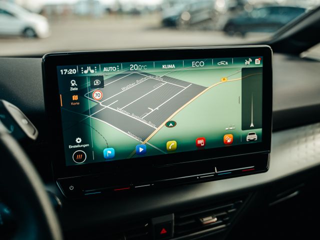 CUPRA Born Basis 150 , Schnellladen CCS, Sitze v. Sitz