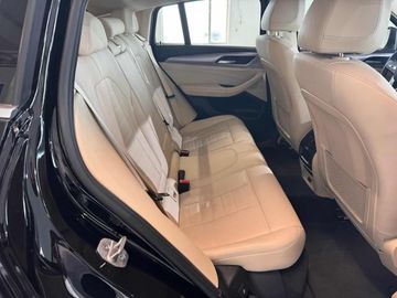 BMW X4 - 11