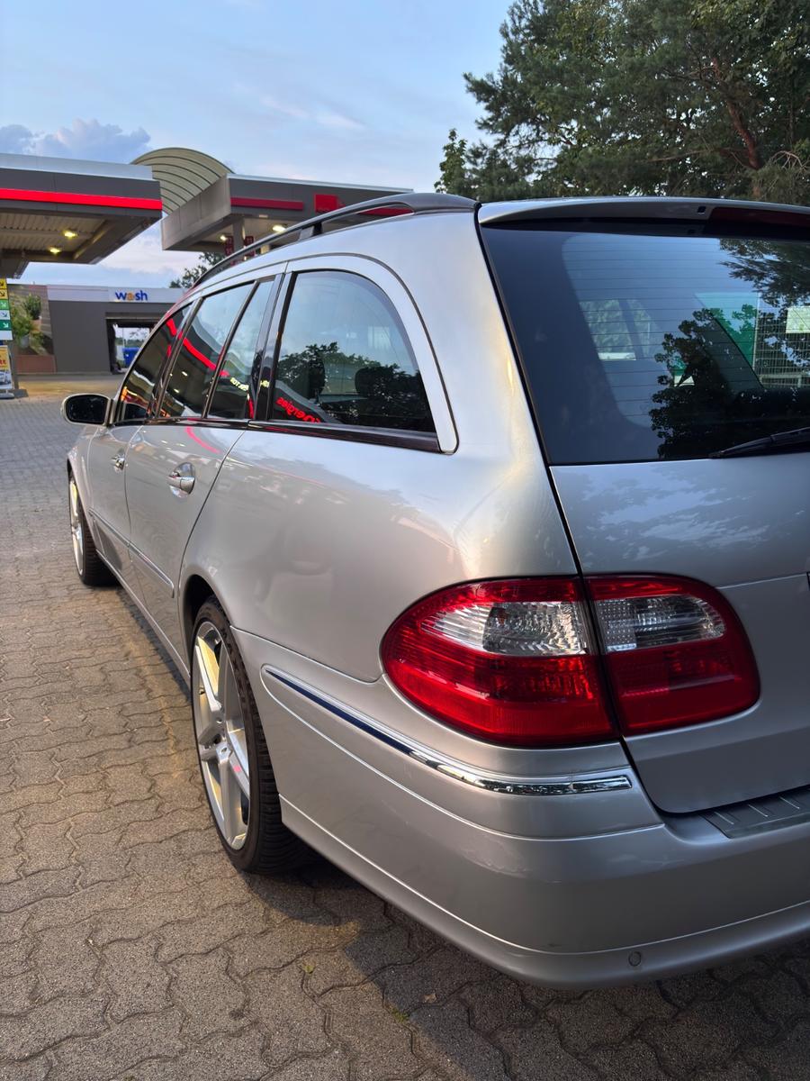 Mercedes-Benz E320 2004 — engine 3.199 cm³, 224 HP (165kW)