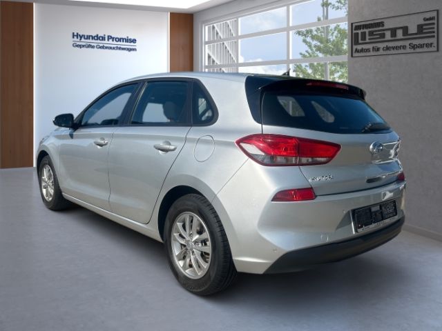 Fahrzeugabbildung Hyundai i30 Select 1.4 Fahrerprofil Spurhalteass. Fernli