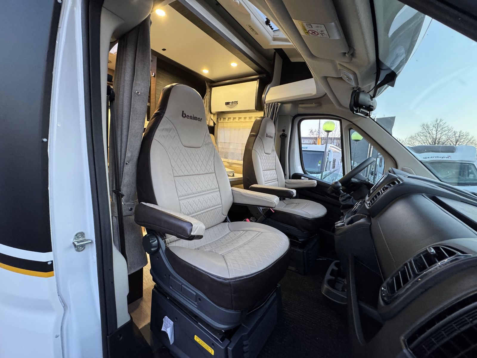 Fahrzeugabbildung Benimar Mileo M282 LOUNGE LUFTFEDERUNG SOLAR TV SAT AHK