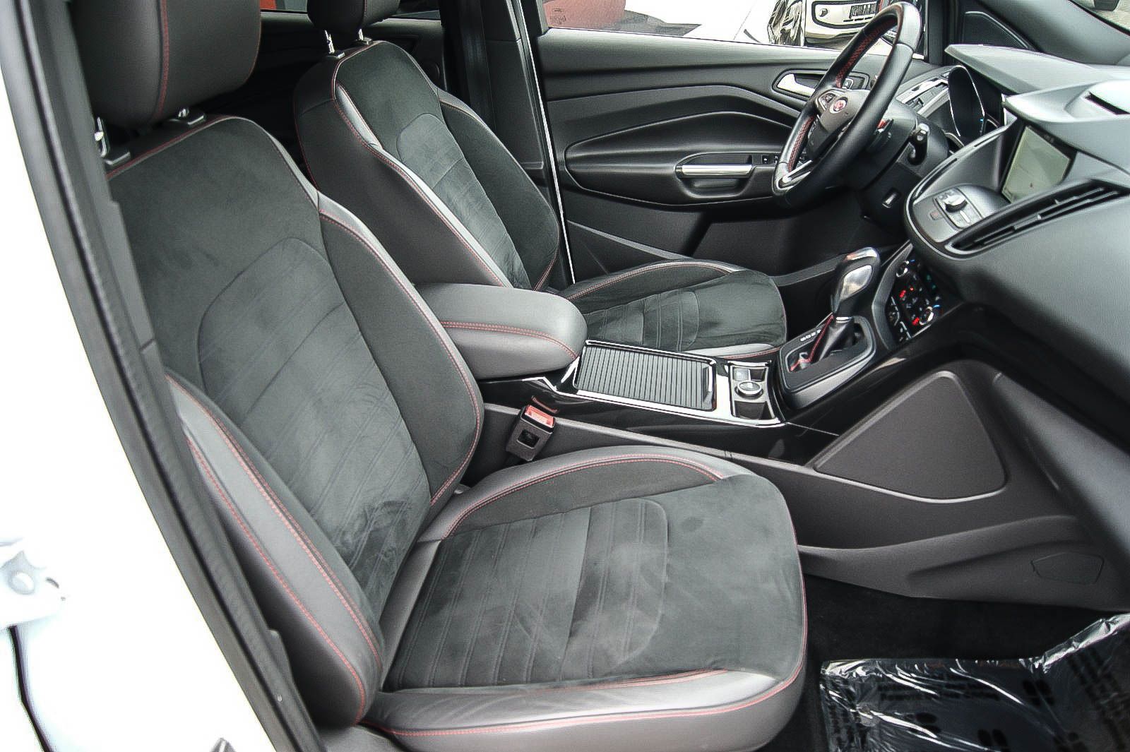 Fahrzeugabbildung Ford Kuga 15 EcoBoost 4x4 Auto ST-Line 1.HAND