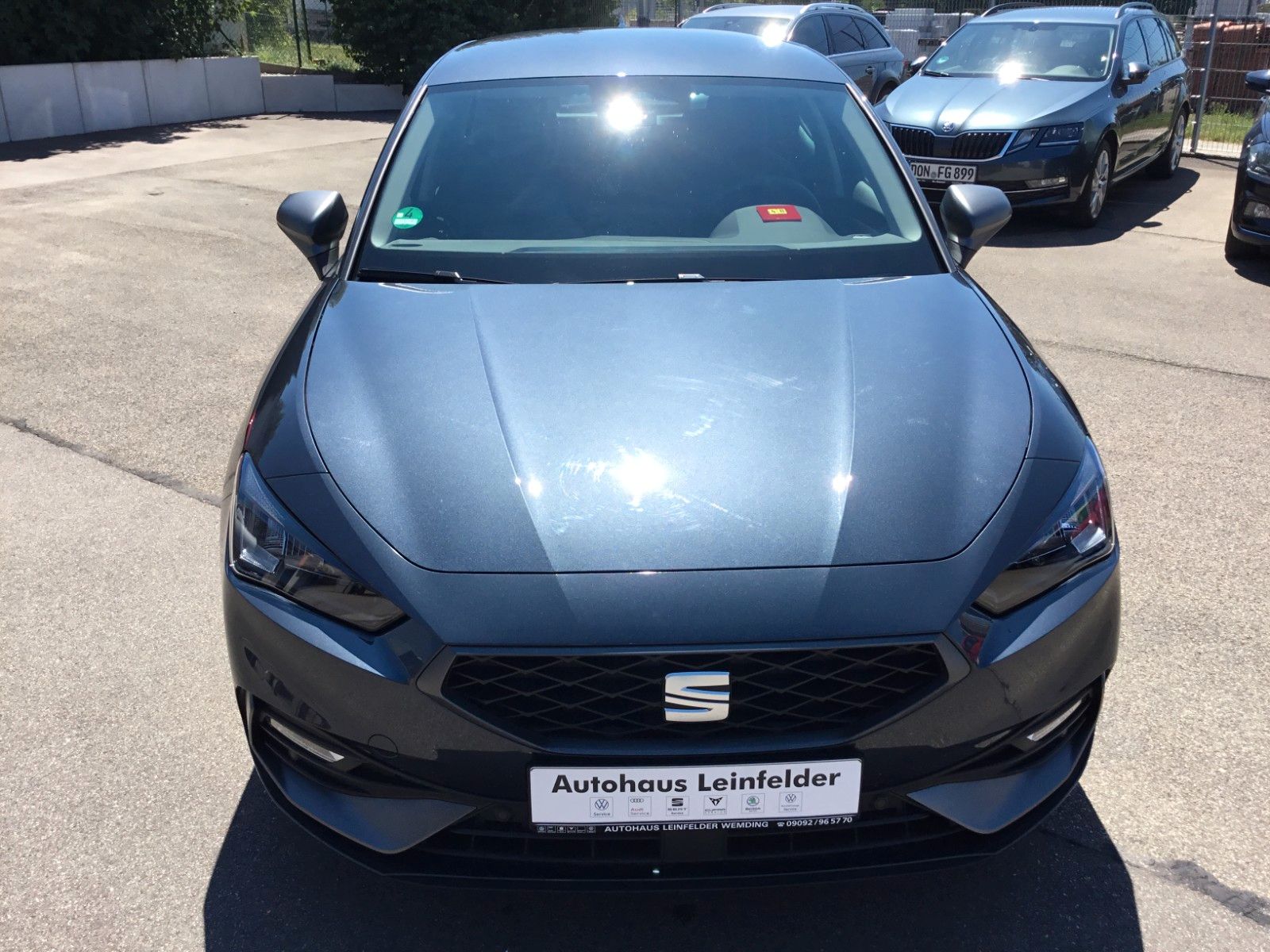 Fahrzeugabbildung SEAT Leon 1.5 eTSI FR DSG+18"+LED+ACC+Kamera+Sitzheiz