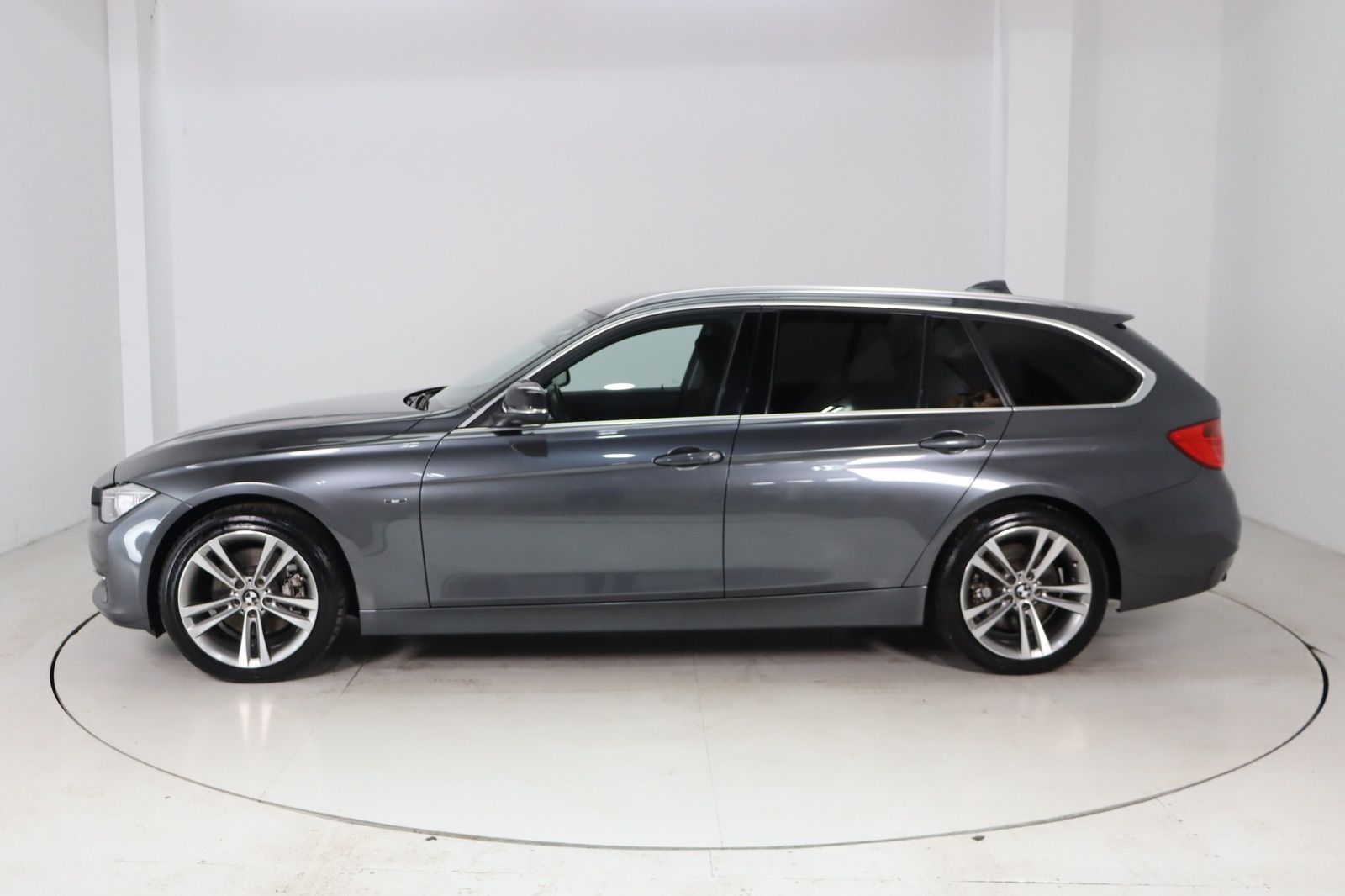 Fahrzeugabbildung BMW 330 d Touring  xDrive Sport Line