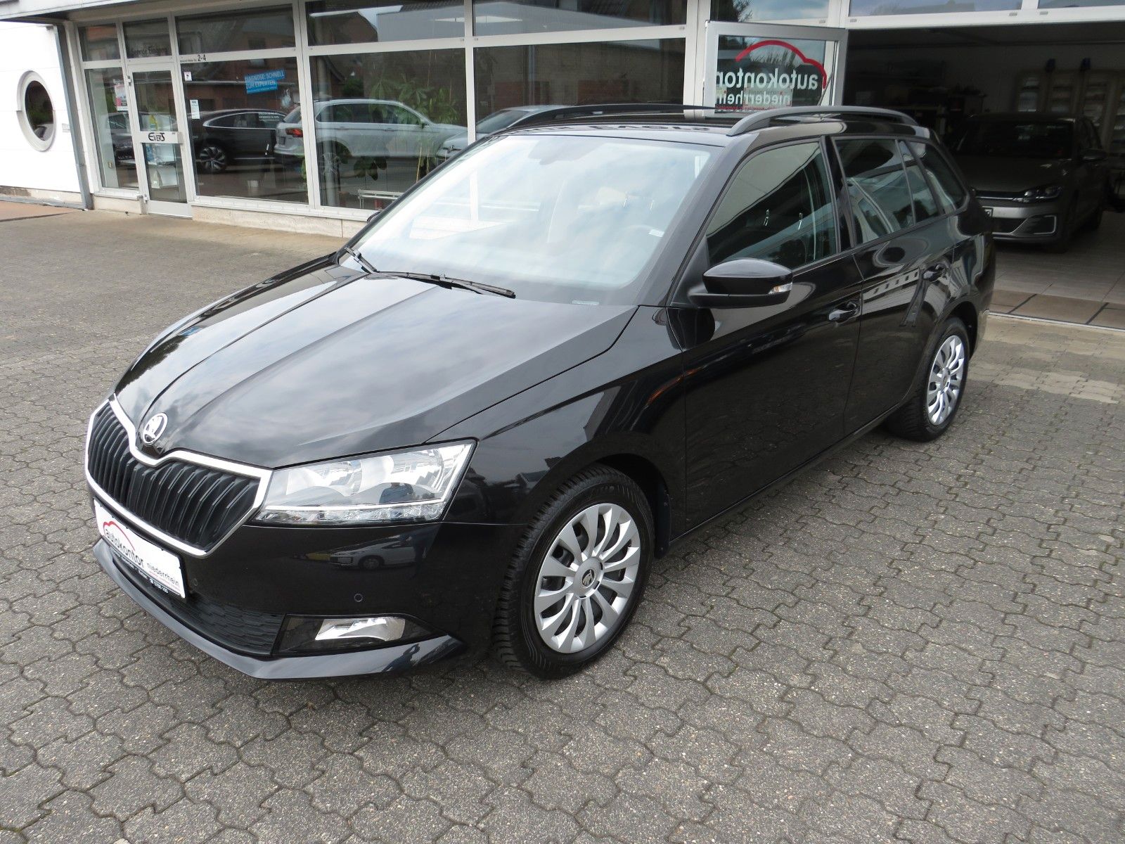 Fahrzeugabbildung SKODA Fabia Combi Ambition SMARTLINK SITZH. TELVOR PDC