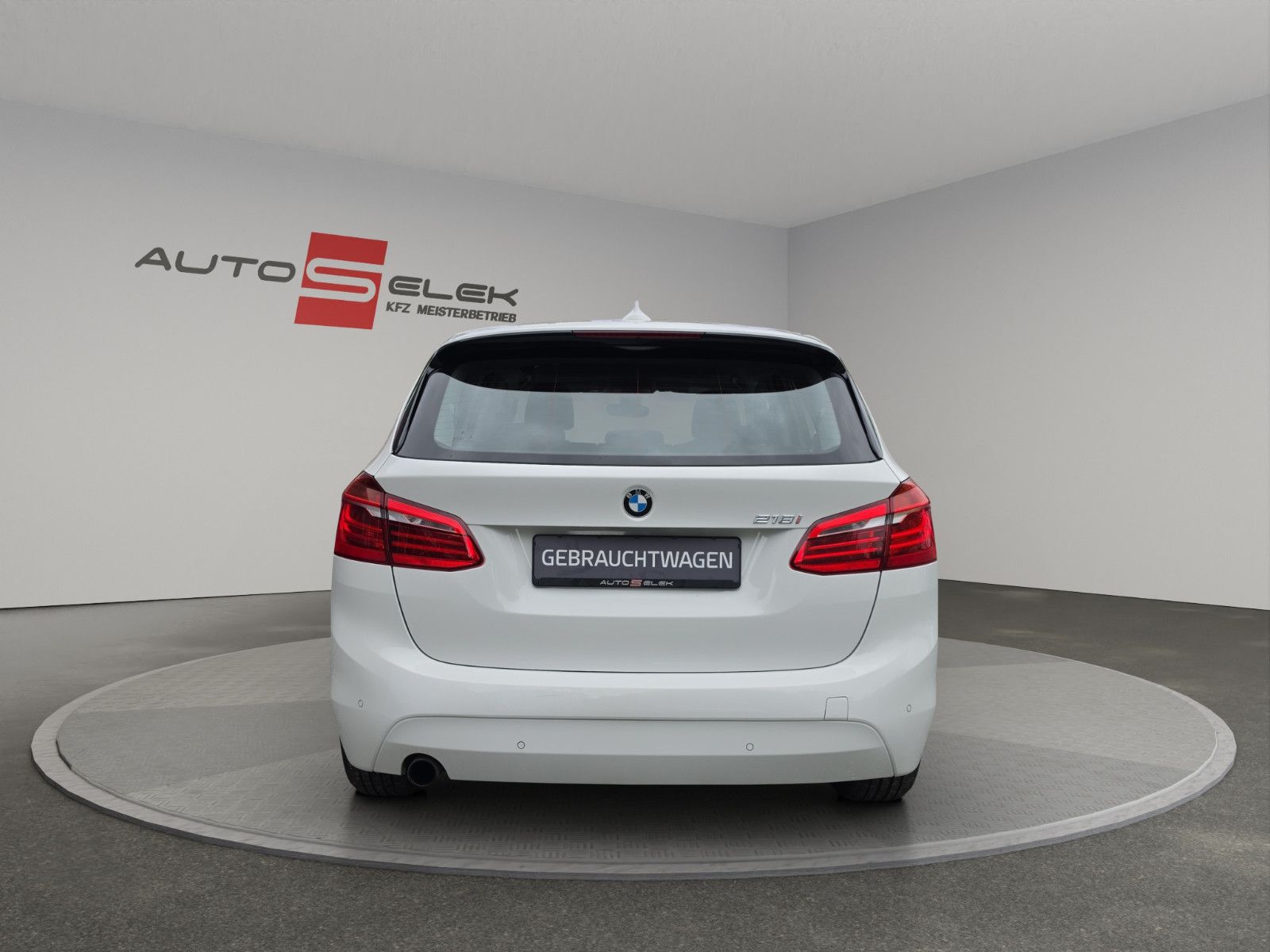 Fahrzeugabbildung BMW 218 2 Active Tourer 218 i TÜV SERVICE NEU