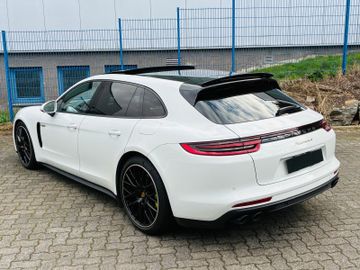 Porsche Panamera - 12