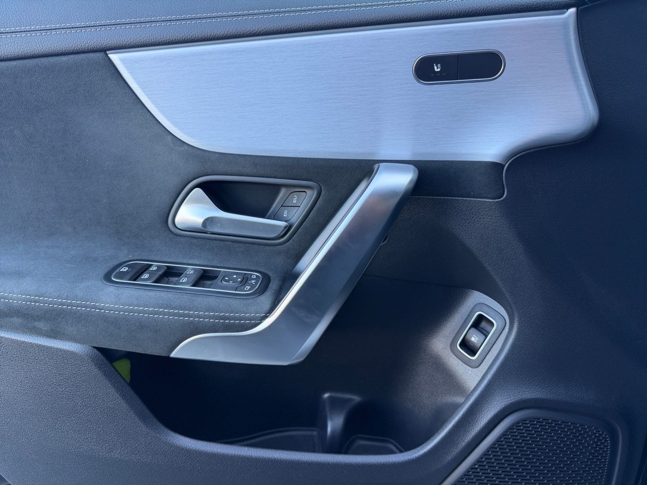Fahrzeugabbildung Mercedes-Benz CLA 250 e SB AMG+AHK+NIGHT+DISTR+MULTIB+AMBIENTE