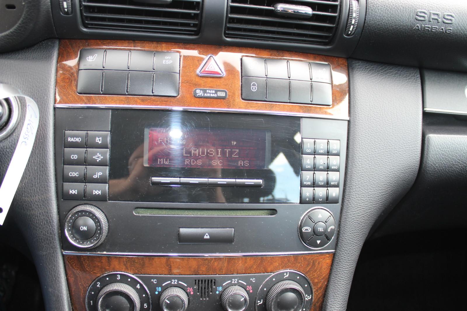 Mercedes-Benz C220 2006 — photo 15