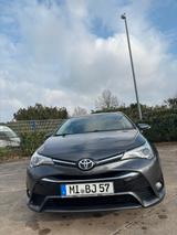 Toyota Avensis 2,0-l-D-4D Edition S+ Touring Sports... - Toyota Avensis mit Diesel-Antrieb: Kombi